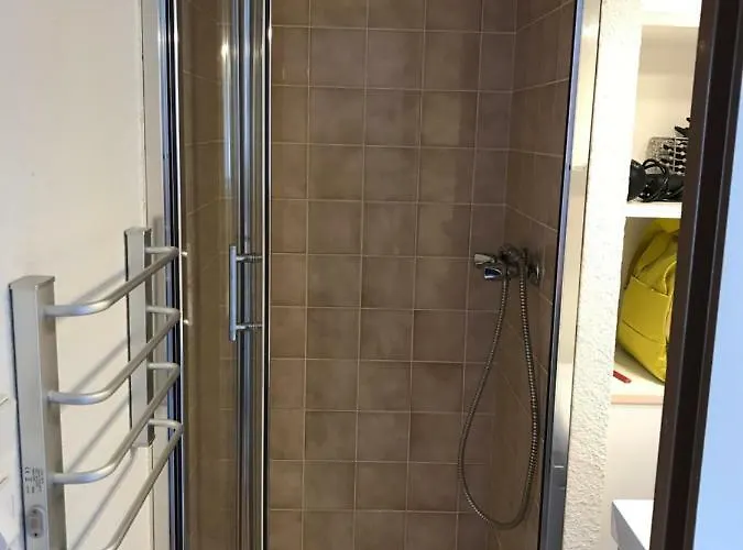 6 Personnes * Сен-Лари-Сулан