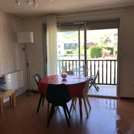 Apartment 6 Personnes