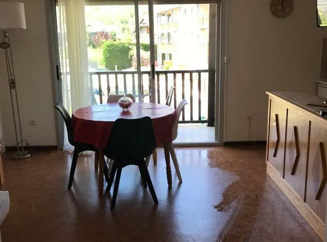 Apartment 6 Personnes